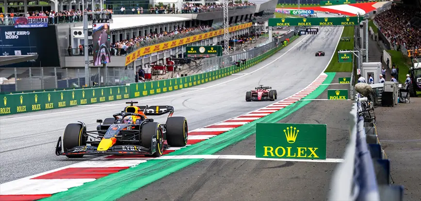 Red Bull gefolgt von Ferrari