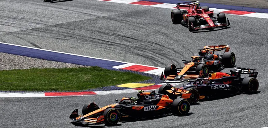 Dreikampf Verstappen gegen McLaren